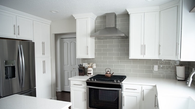 Kitchen stove with island Photo
