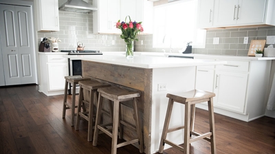 Kitchen with island Photo